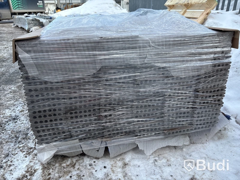 Komposittrall Kirkedal, Heimdal, ek/hardwood, 22x300x6000 och 22x130x6000 mm.