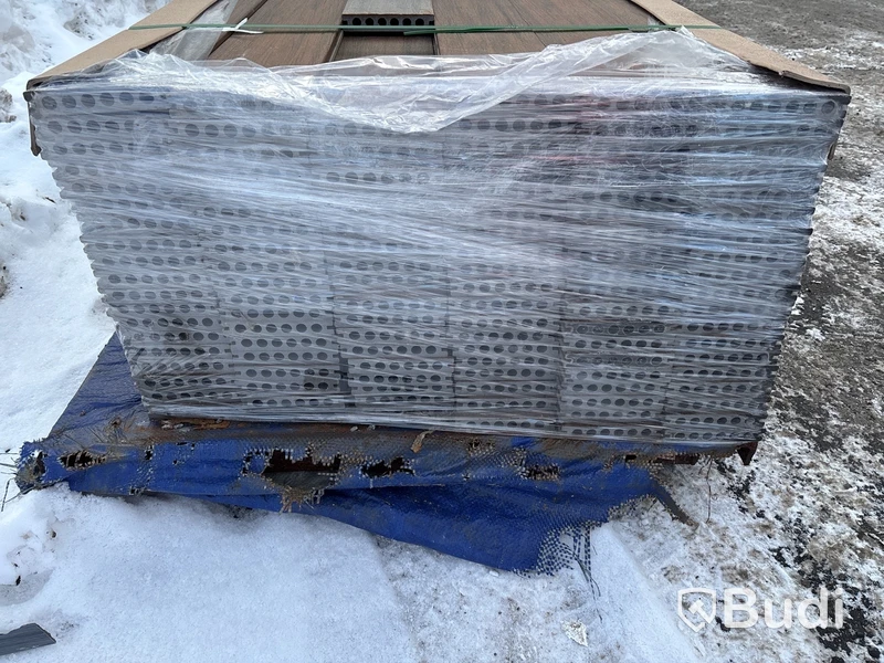 Komposittrall Kirkedal, Heimdal, ek/hardwood, 22x300x6000 och 22x130x6000 mm.