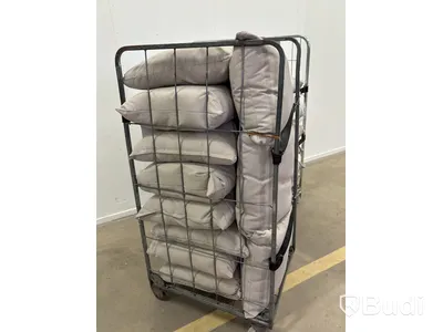 Parti med diverse kuddar till utemöbler, beige