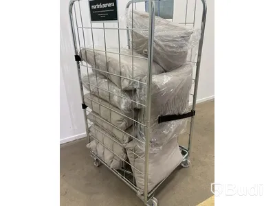 Parti med diverse kuddar till utemöbler, beige