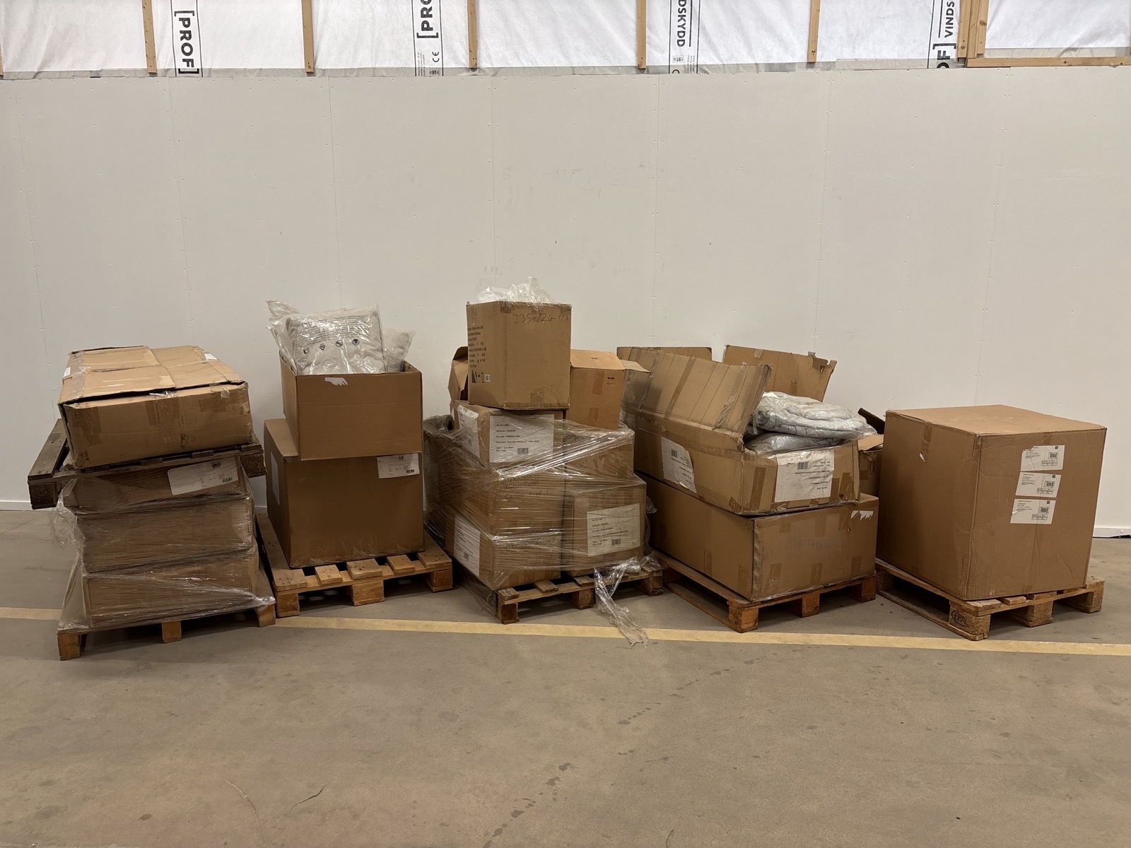 Parti med reservdelar till utemöbler