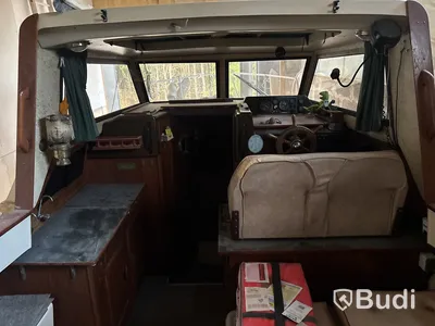 Kabinbåt Bever 740 med "ny" motor och vagn Längd (m): 7,4
