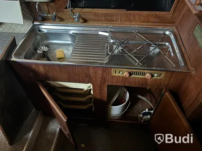 Kabinbåt Bever 740 med "ny" motor och vagn Längd (m): 7,4