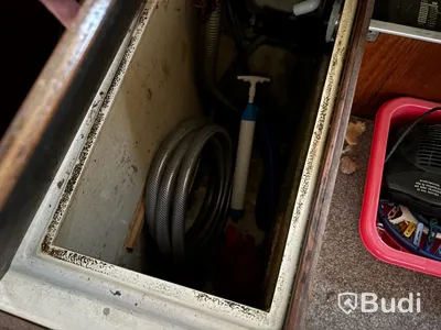 Kabinbåt Bever 740 med "ny" motor och vagn Längd (m): 7,4