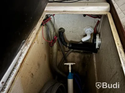 Kabinbåt Bever 740 med "ny" motor och vagn Längd (m): 7,4