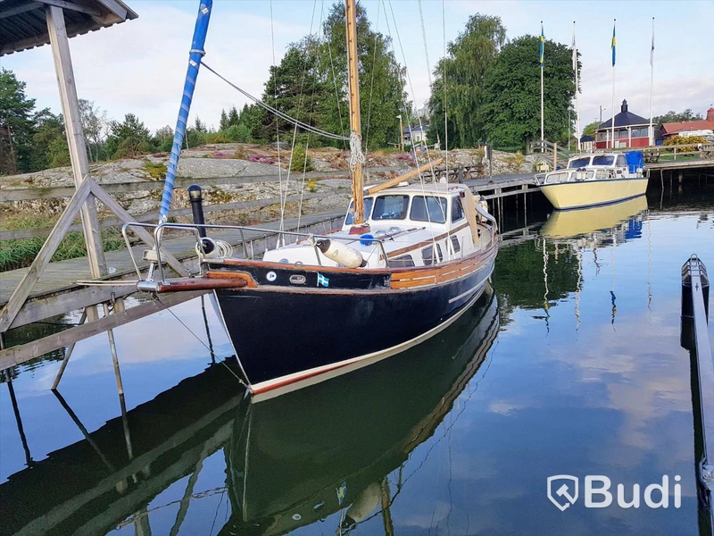 Motorseglare Trålaren 29 fot med Volvo Penta Längd (m): 9
