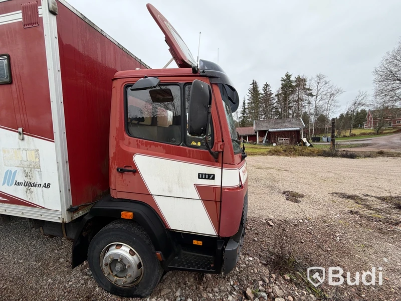 Mercedes-Benz 1117 -1989 | Inrett skåp | Reperationsobjekt