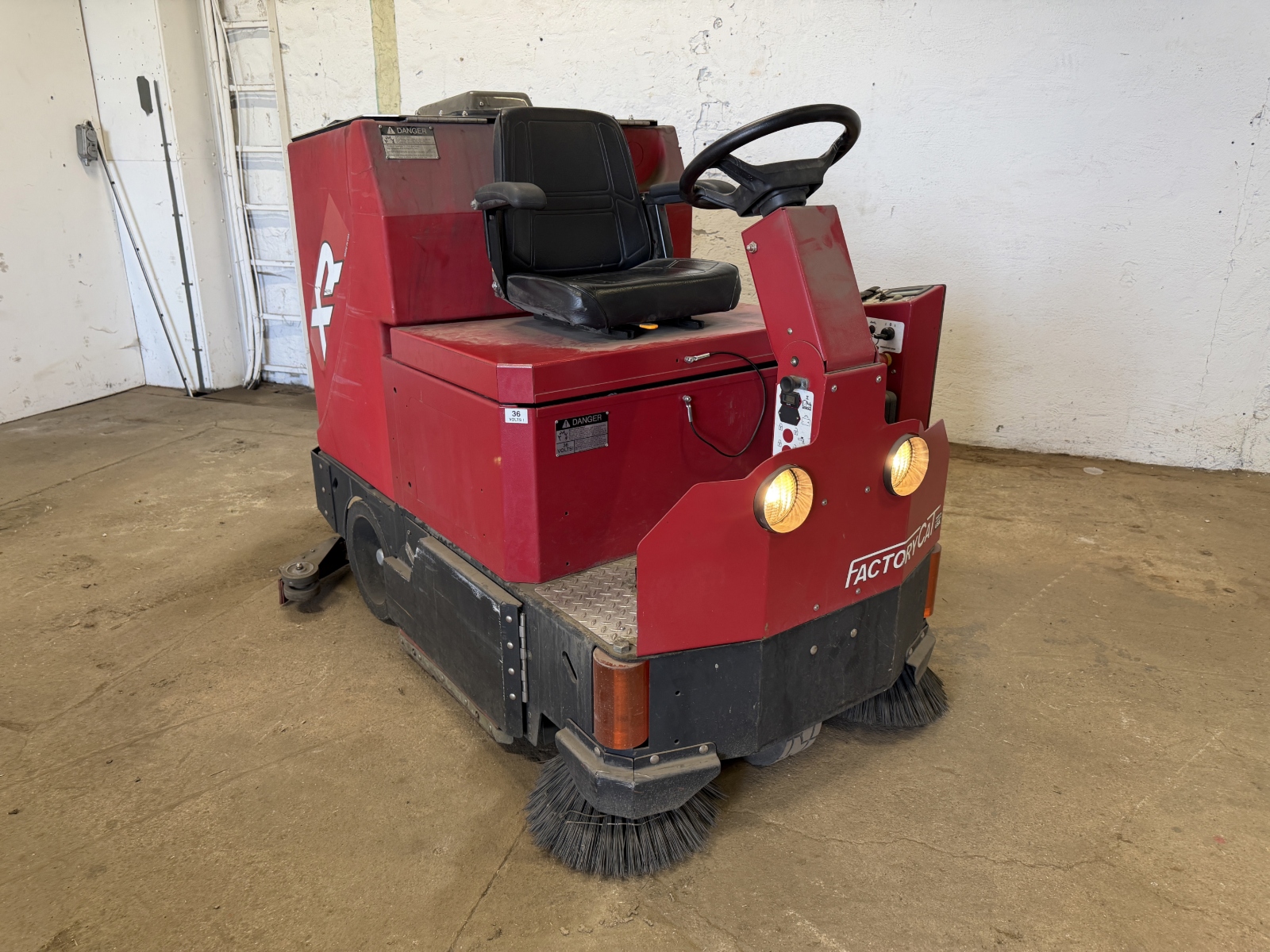 Skurmaskin Factory Cat RPS XR34C