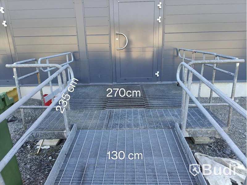 Stålramp med vilplan