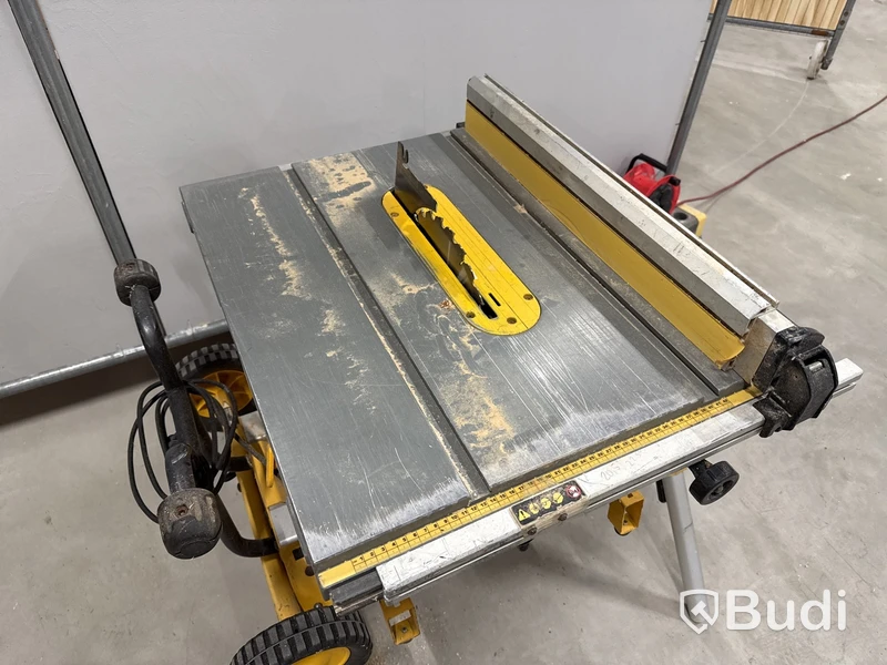 Bordssåg Dewalt DW745