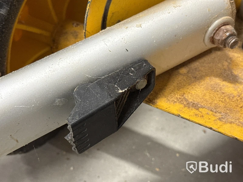 Bordssåg Dewalt DW745