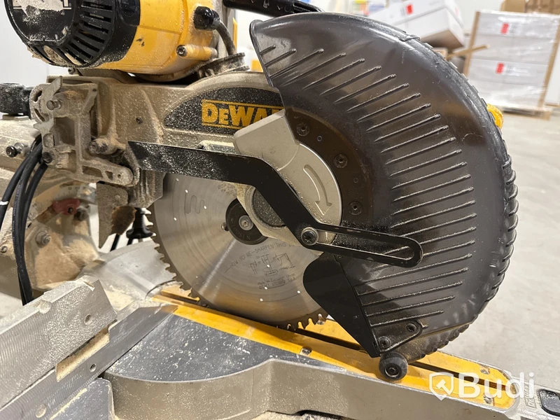 Kap- & gersåg Dewalt DW717 XPS med sågbänk
