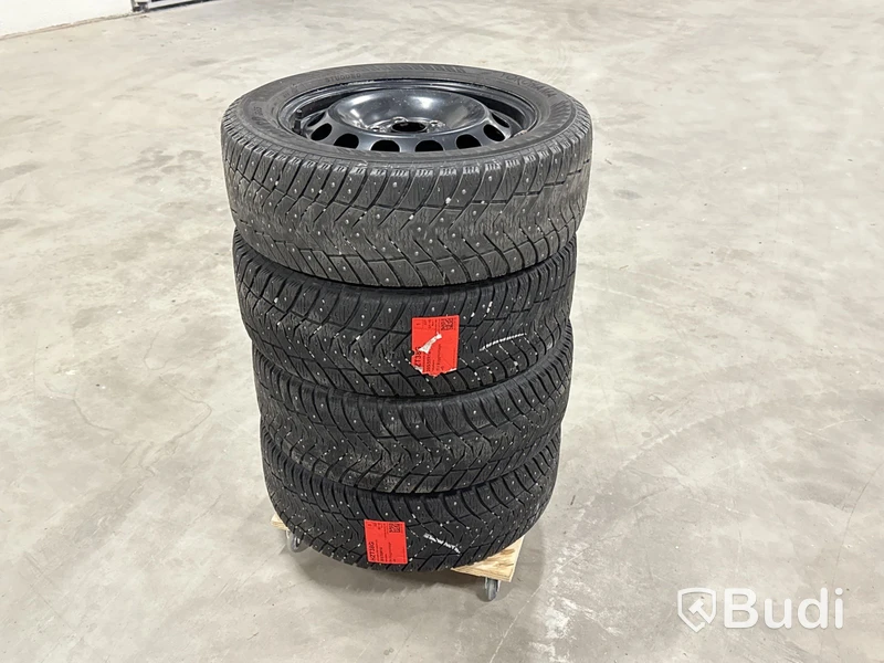 4 st vinterhjul 205/55R16 | Volkswagen Caddy