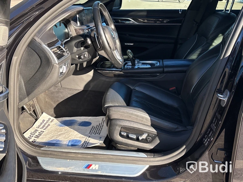 BMW 750 LD xDrive G12 | 9690 mil | 2018 | M-Sport | Executive