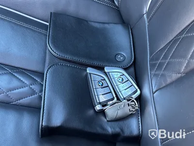 BMW 750 LD xDrive G12 | 9690 mil | 2018 | M-Sport | Executive