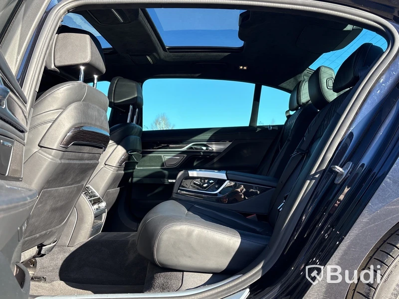 BMW 750 LD xDrive G12 | 9690 mil | 2018 | M-Sport | Executive