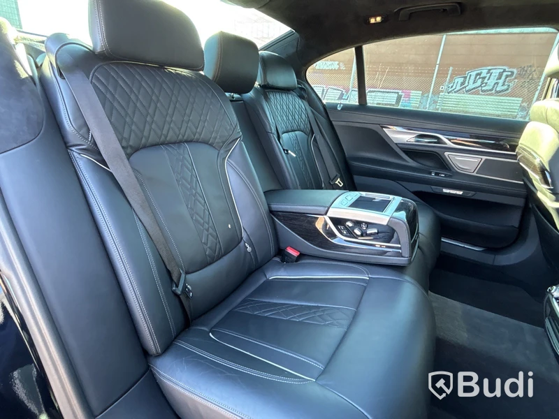 BMW 750 LD xDrive G12 | 9690 mil | 2018 | M-Sport | Executive