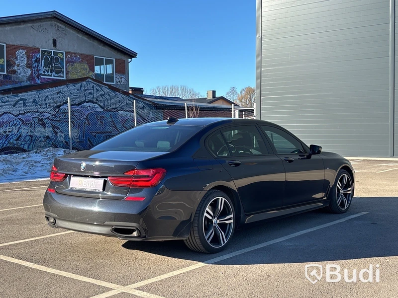 BMW 750 LD xDrive G12 | 9690 mil | 2018 | M-Sport | Executive