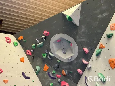 Bouldering Wall, T-Wall