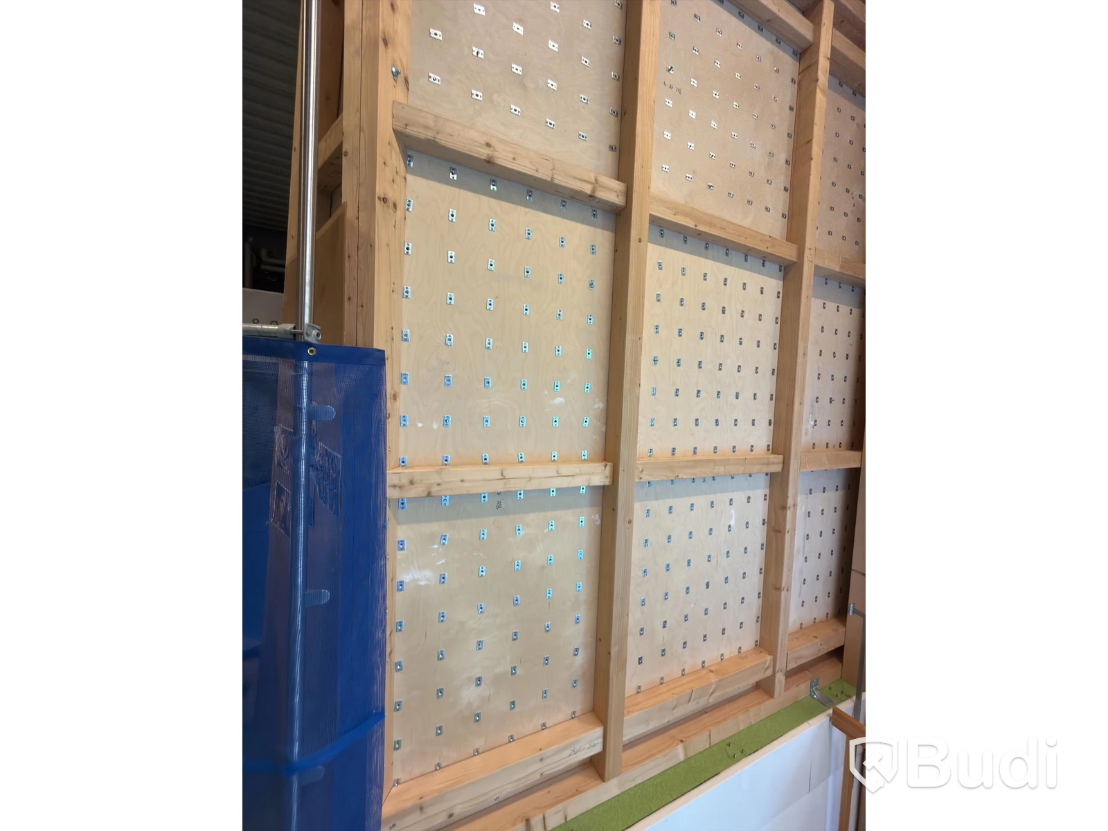 Stor klättervägg, Bouldering, T-Wall