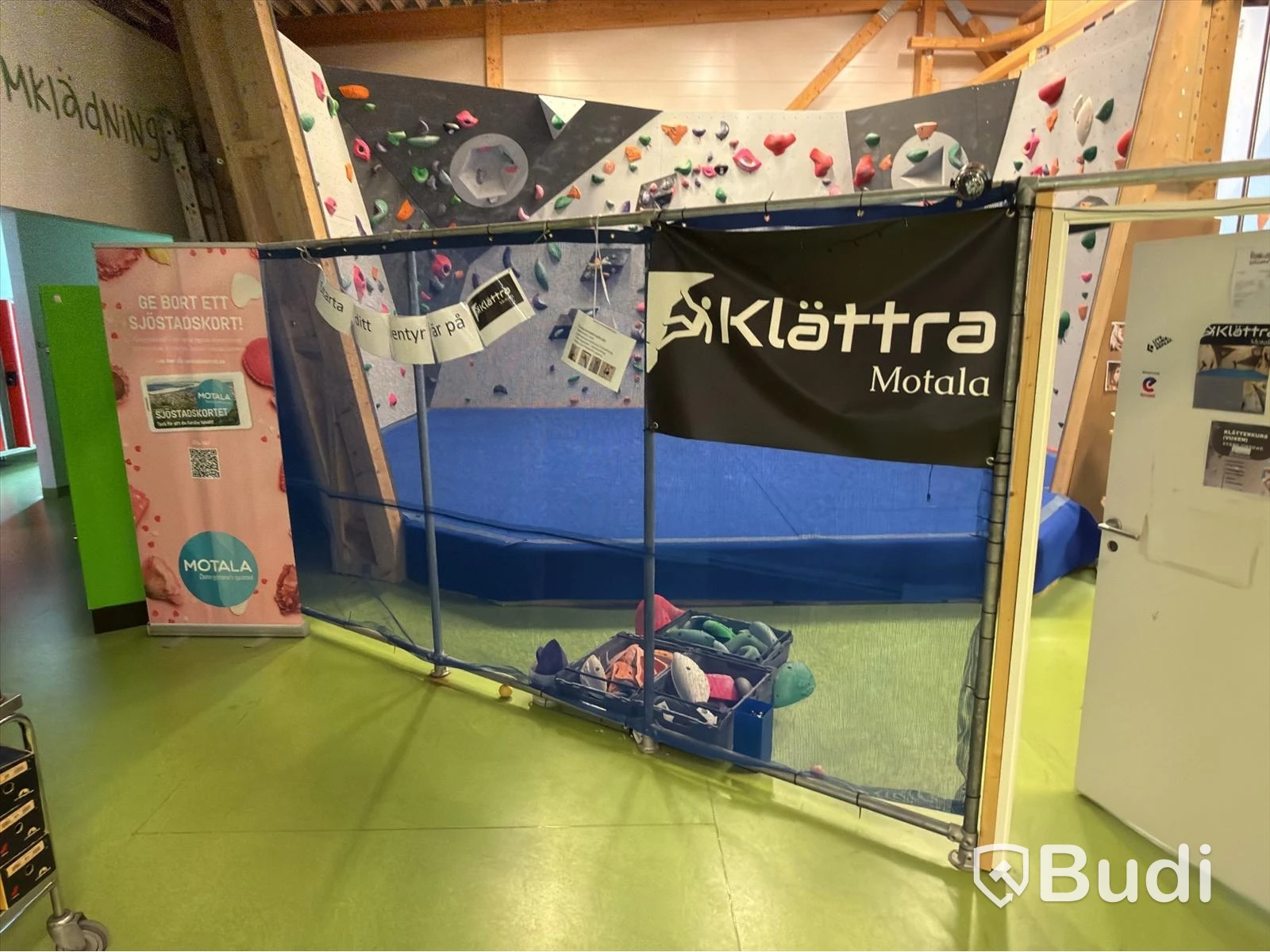 Stor klättervägg, Bouldering, T-Wall
