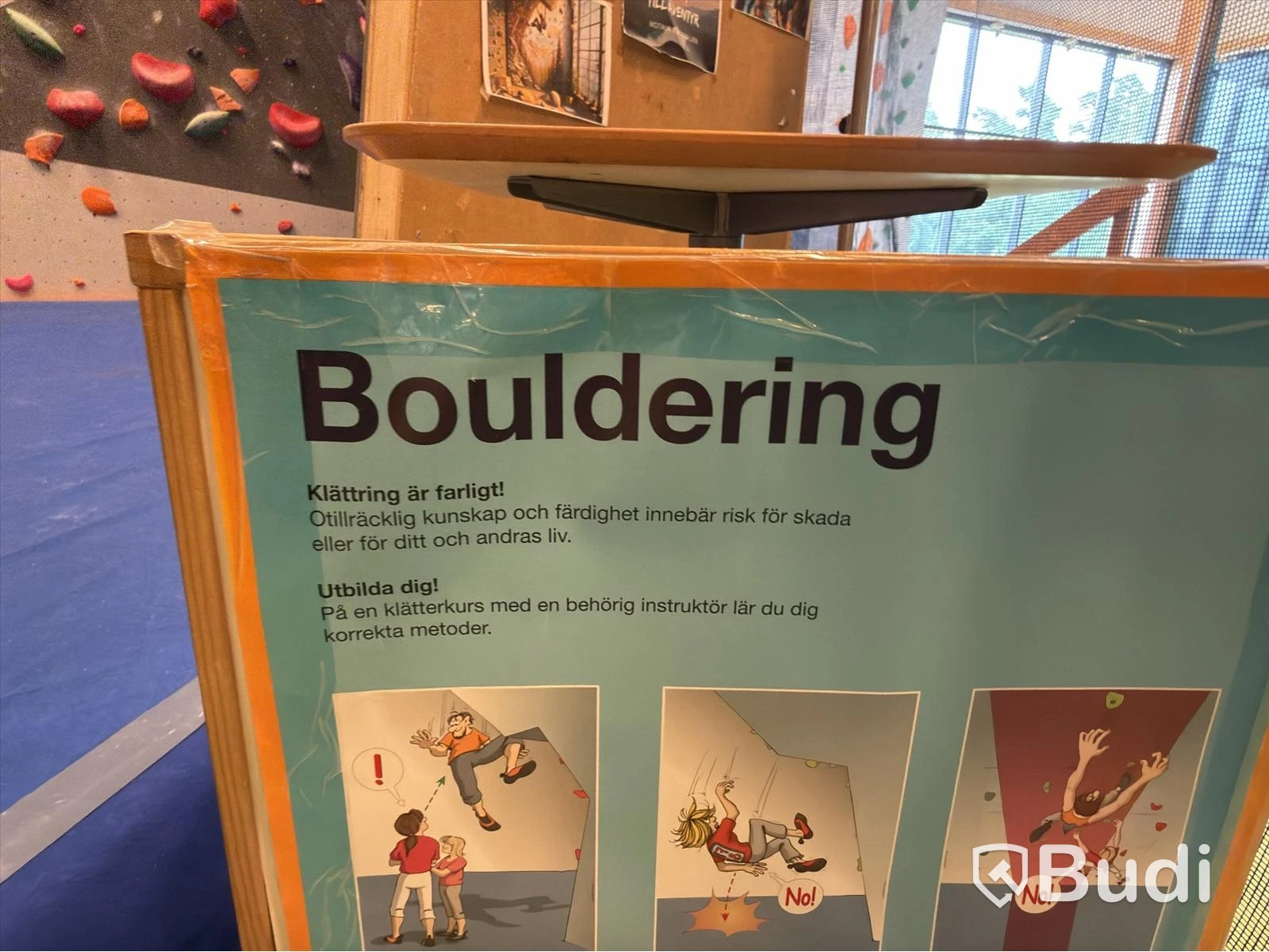 Stor klättervägg, Bouldering, T-Wall