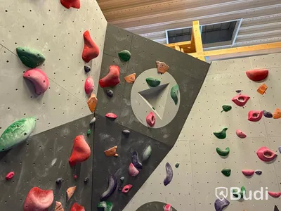 Bouldering Wall, T-Wall