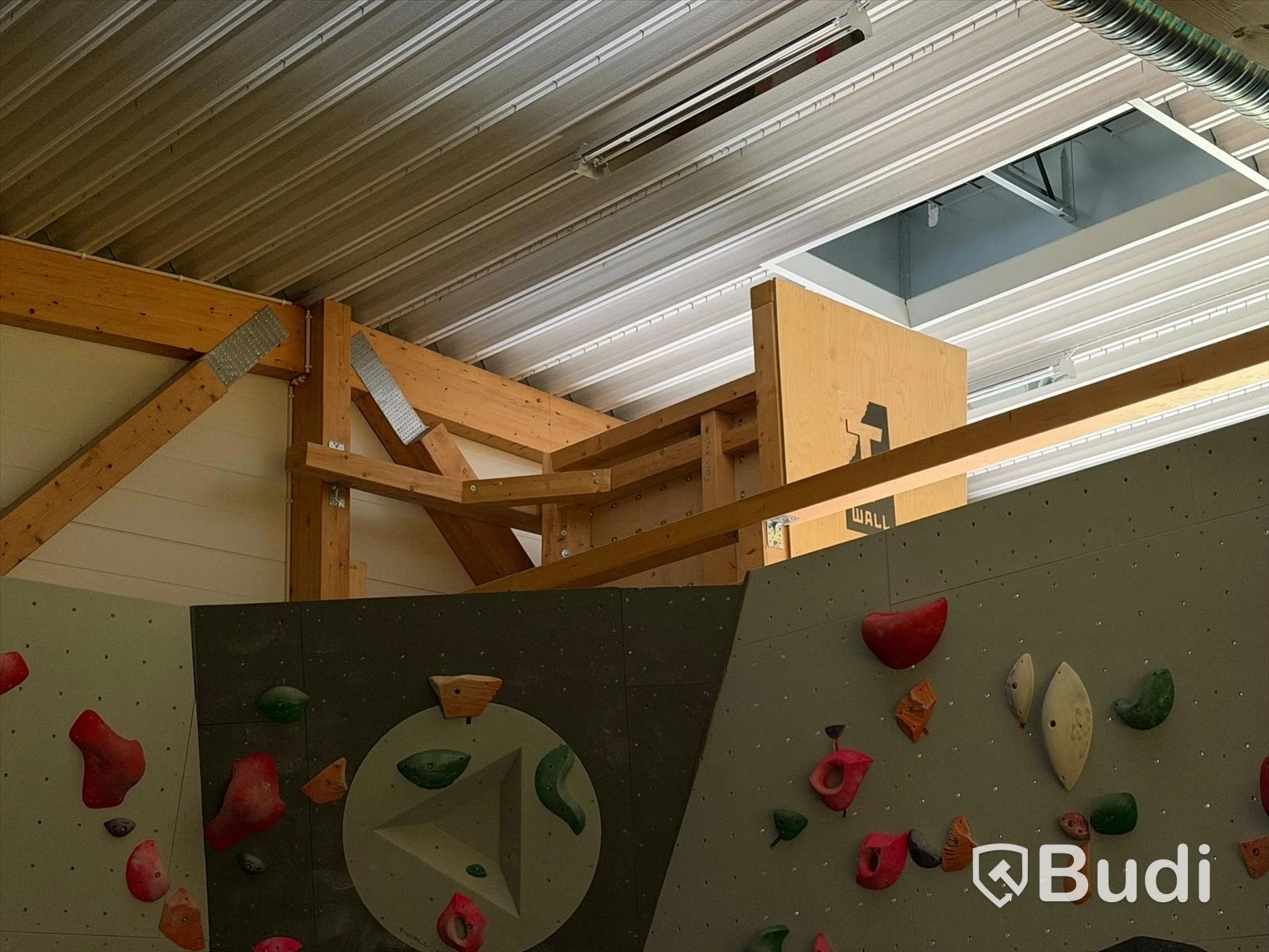 Stor klättervägg, Bouldering, T-Wall