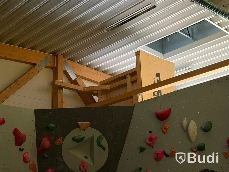 Stor klättervägg, Bouldering, T-Wall