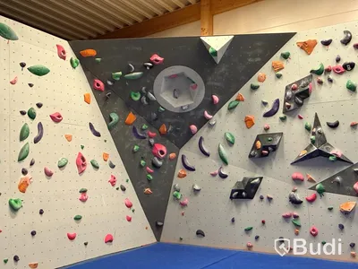 Bouldering Wall, T-Wall