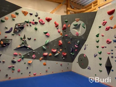 Bouldering Wall, T-Wall