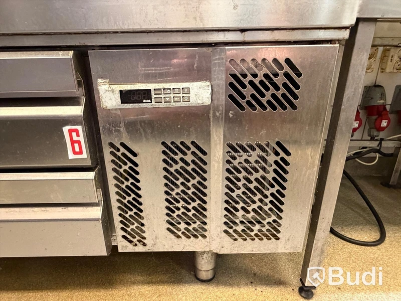 Infrico refrigerated counter, 4 drawers