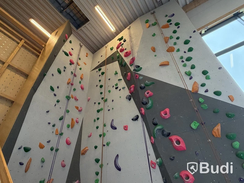Rope Climbing Wall, T-Wall, 10 metres