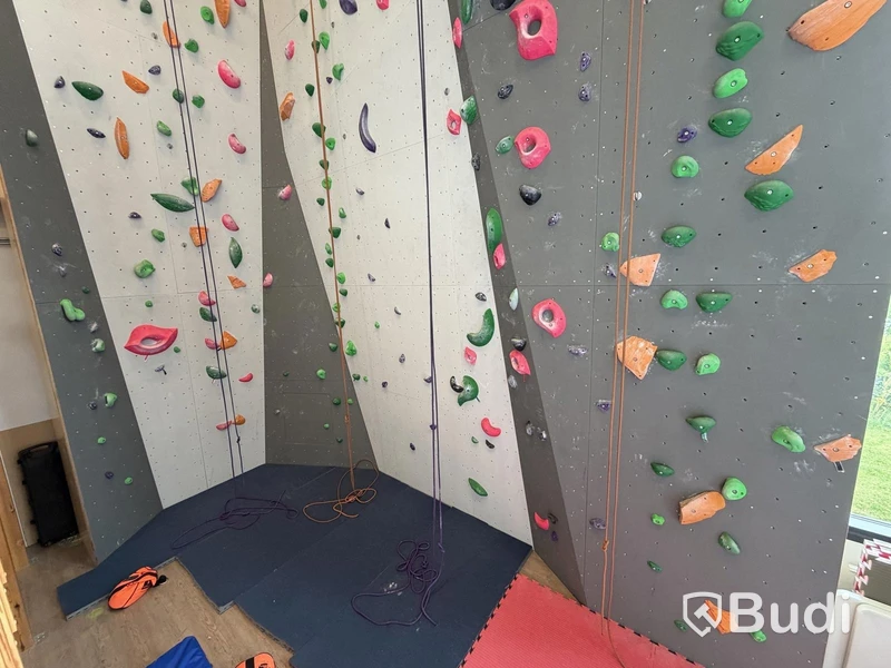 Rope Climbing Wall, T-Wall, 10 metres