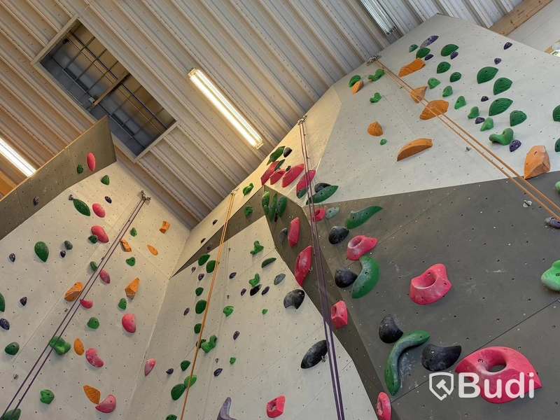 Rope Climbing Wall, T-Wall, 10 metres