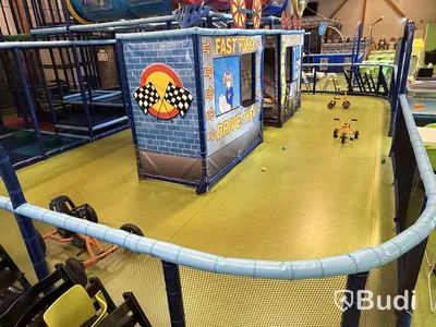 Stor lek- och klätterställning, PlayCo, längd ca 37 meter