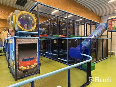 Stor lek- och klätterställning, PlayCo, längd ca 37 meter