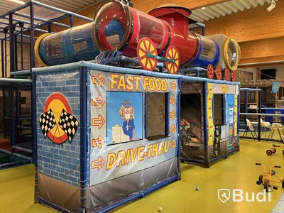 Stor lek- och klätterställning, PlayCo, längd ca 37 meter