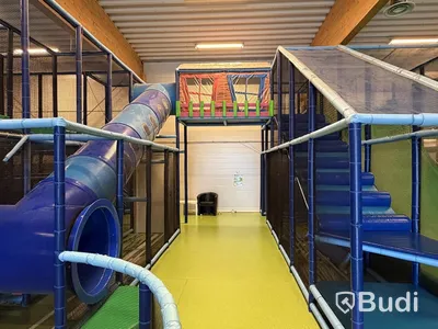Stor lek- och klätterställning, PlayCo, längd ca 37 meter