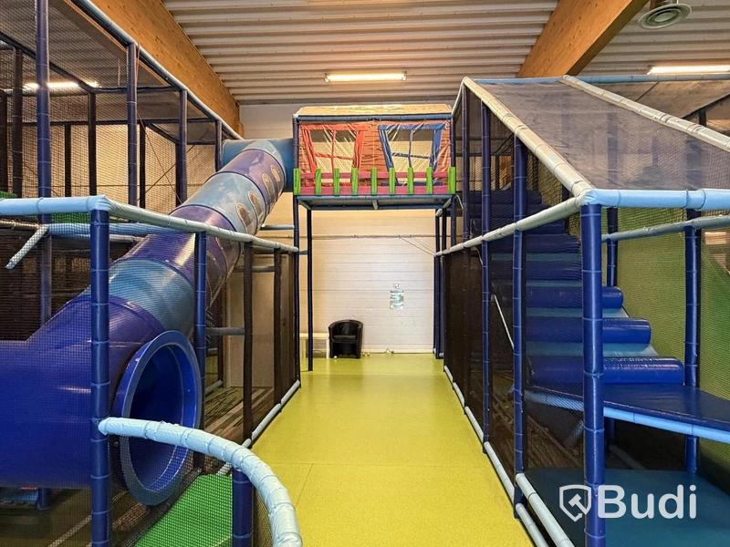 Large indoor playground, PlayCo, length approx. 37 metres