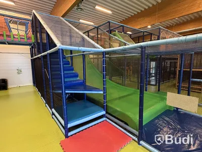 Stor lek- och klätterställning, PlayCo, längd ca 37 meter