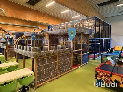 Stor lek- och klätterställning, PlayCo, längd ca 37 meter