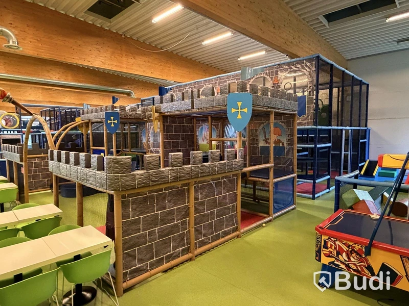 Large indoor playground, PlayCo, length approx. 37 metres