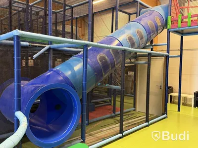 Stor lek- och klätterställning, PlayCo, längd ca 37 meter