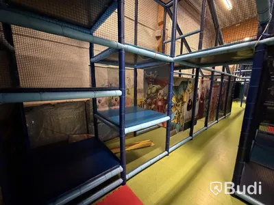 Stor lek- och klätterställning, PlayCo, längd ca 37 meter