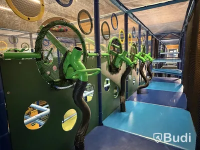 Stor lek- och klätterställning, PlayCo, längd ca 37 meter