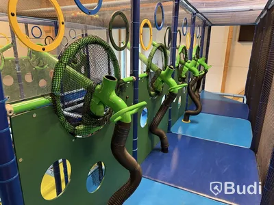 Stor lek- och klätterställning, PlayCo, längd ca 37 meter