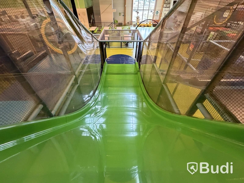 Large indoor playground, PlayCo, length approx. 37 metres