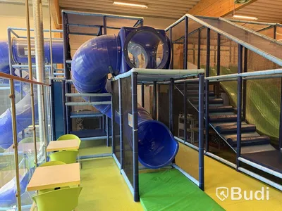 Stor lek- och klätterställning, PlayCo, längd ca 37 meter
