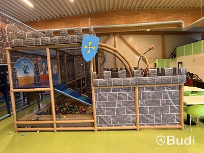Stor lek- och klätterställning, PlayCo, längd ca 37 meter